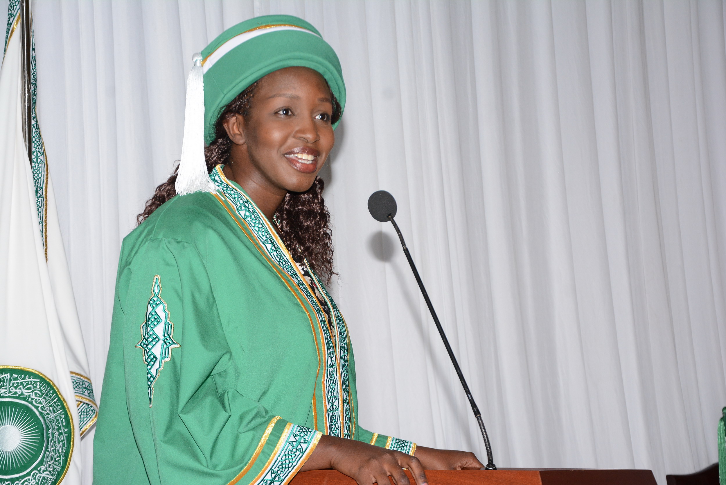 Discours De Cloture De La Ceremonie De Remise Des Diplomes De L Universite Aga Khan Nairobi Aga Khan Development Network